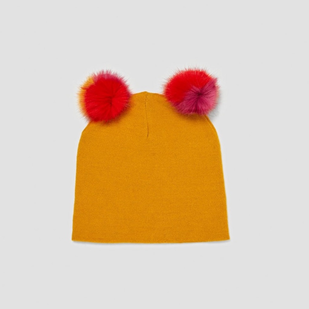 ZARA Beanie With Pompoms